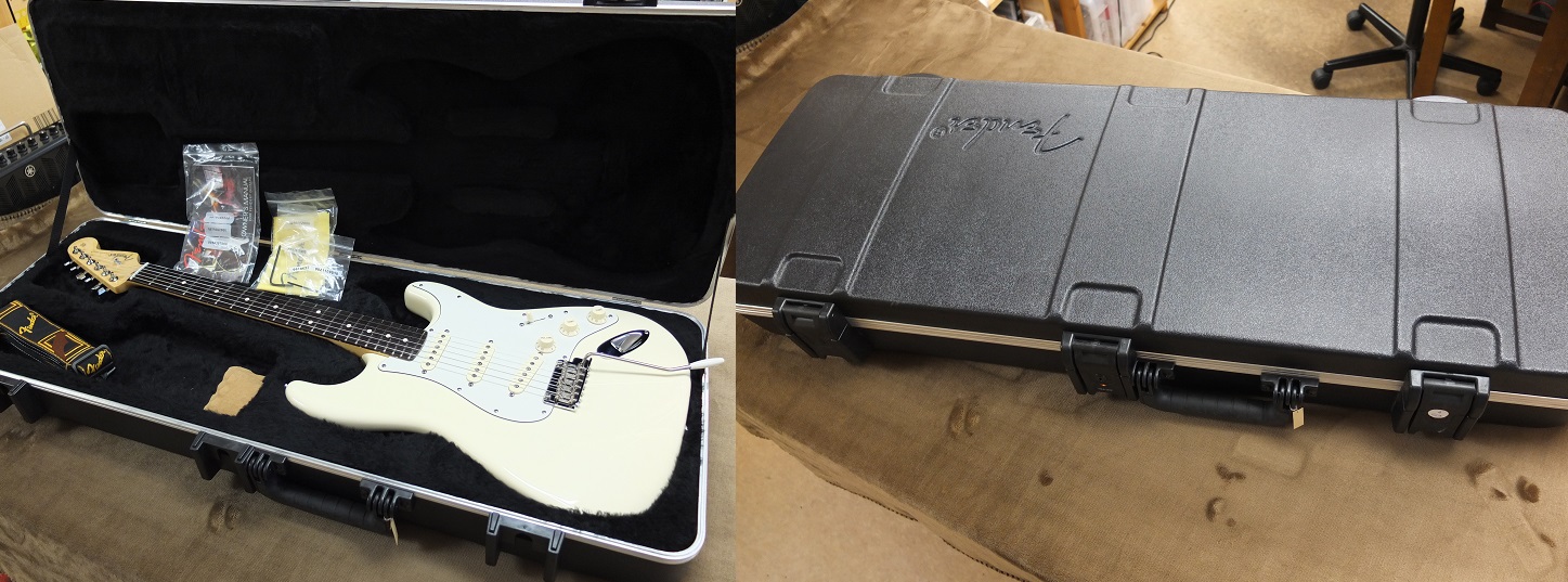 Fender純正の樹脂製ハードケースが付属。